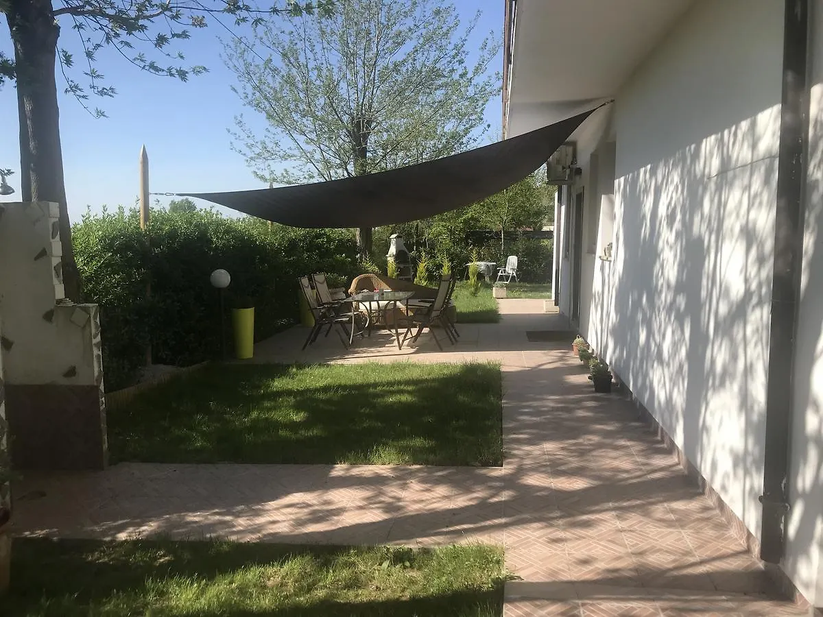 הוילה לידו די ג'סולו Casa Pineta איטליה