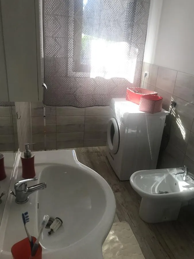 הוילה לידו די ג'סולו Casa Pineta 0*,  איטליה