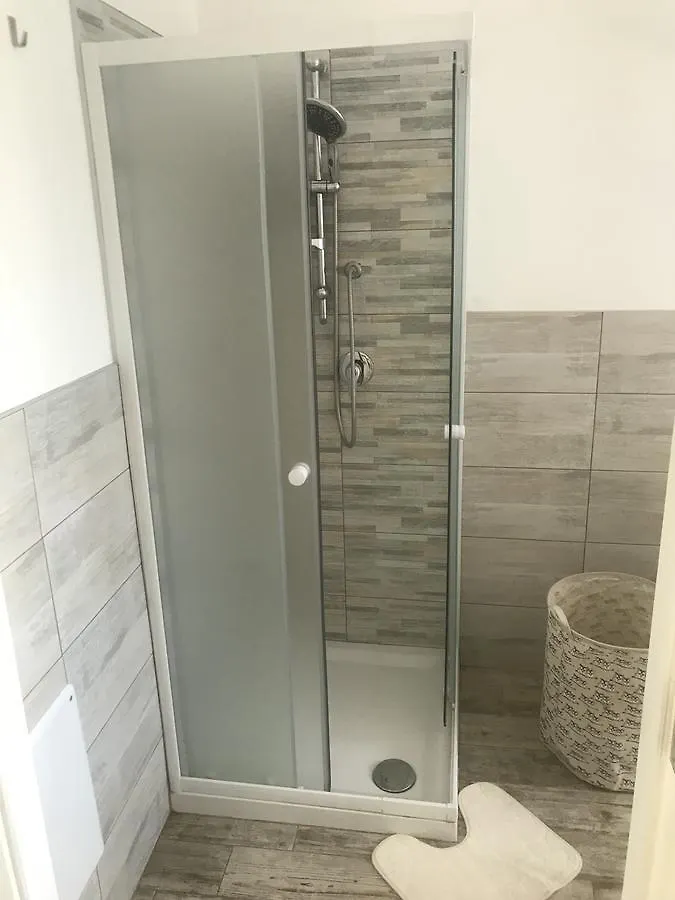 בית נופש הוילה לידו די ג'סולו Casa Pineta